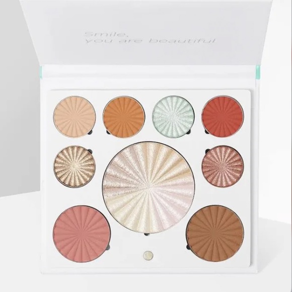 OFRA Good to Go Palette - Picture 2 of 3